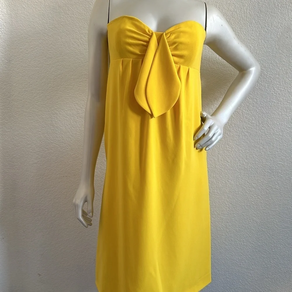 Stunning Tory Burch 